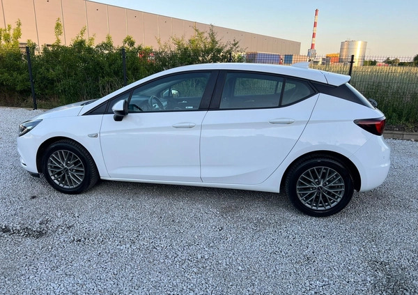 Opel Astra cena 44999 przebieg: 108000, rok produkcji 2017 z Czechowice-Dziedzice małe 742